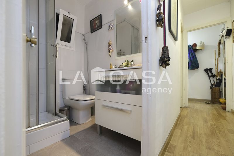 Foto bea6455f-59e4-4dfa-bbf0-1562b8672f27. Pis a Turó de la Peira Barcelona