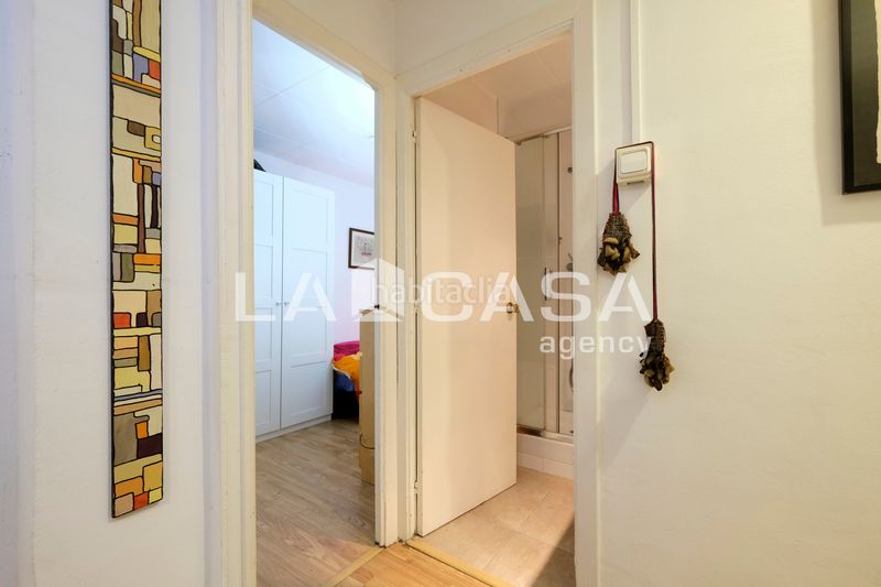 Foto d2fd39cd-14e1-4073-9075-954ee34fe7e5. Pis a Turó de la Peira Barcelona