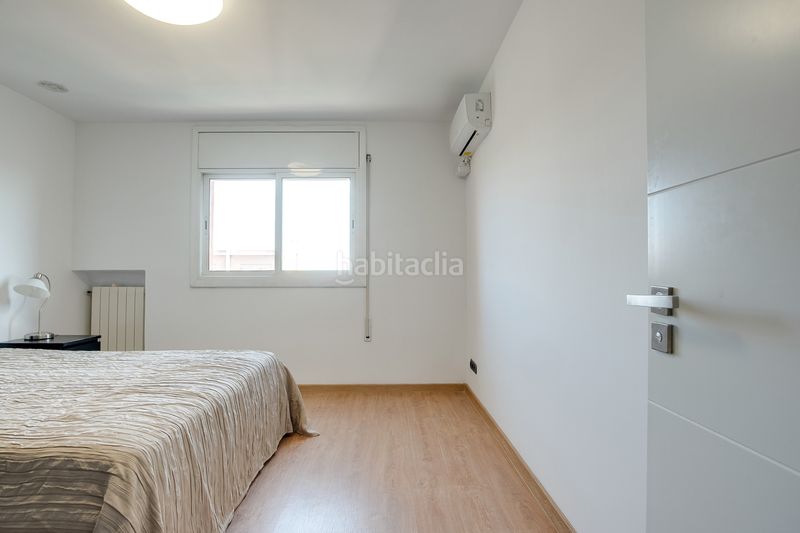Foto 1be00004-48c1-406f-aa51-8a88dea3a61d. Dúplex amb calefacció a La Verneda - La Pau Barcelona