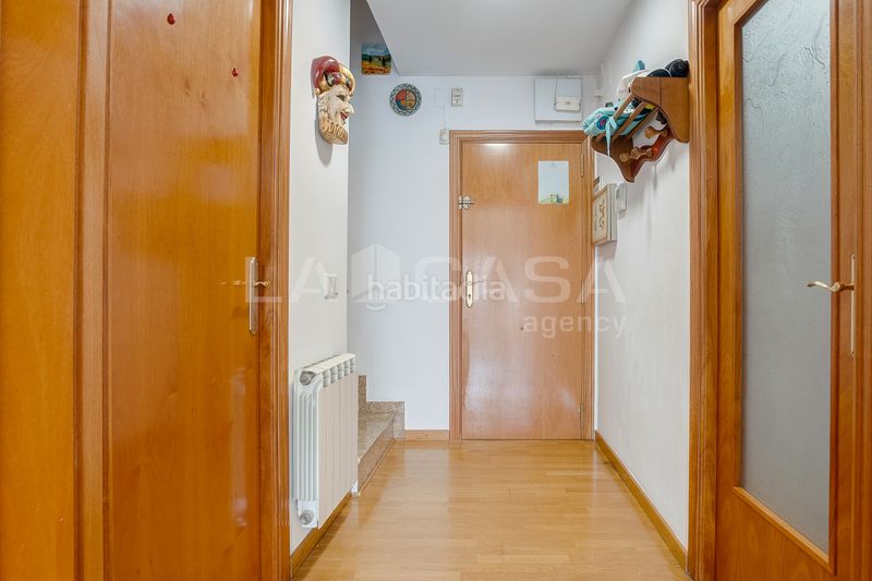Foto 0b050152-a8ee-4088-8b88-53a14e5f0287. Àtic a Sagrada Família Barcelona