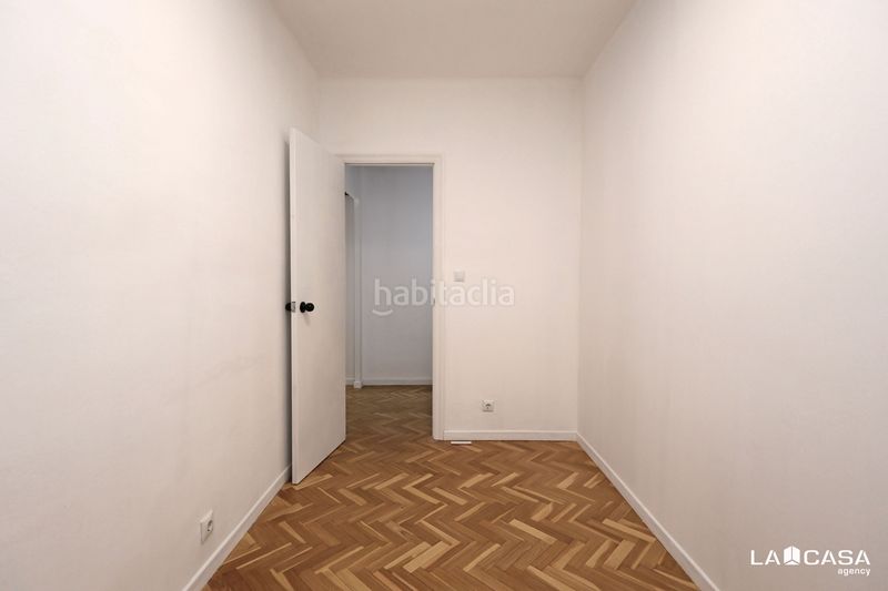 Foto d26f64b1-36f4-4a19-a434-09e9bcb8e17c. Pis a La Bordeta Barcelona