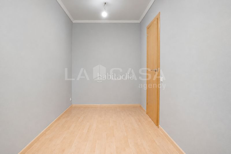 Foto 5e22c475-d566-4084-afd2-f5797c084ffb. Pis a La Verneda - La Pau Barcelona