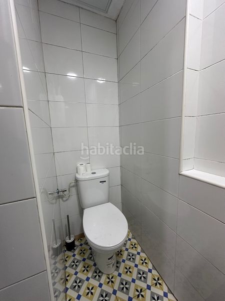 Foto 25bea23f-7e47-49f6-8649-6531439a126c. Local comercial a Raval Barcelona