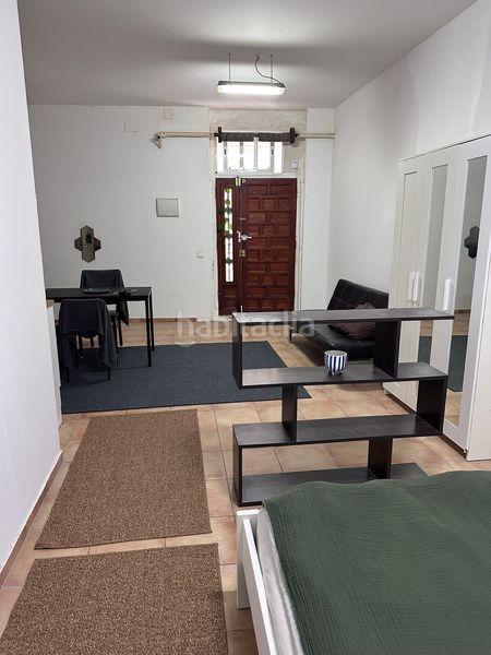 Foto b2114898-c80e-4522-83a1-80372e32a973. Local comercial a Raval Barcelona