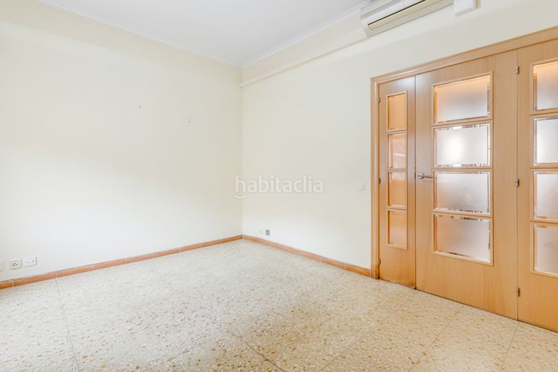 Foto bed0f7ae-eadb-4544-8f62-a23135b879f3. Planta baixa amb calefacció a Congrés - Indians Barcelona