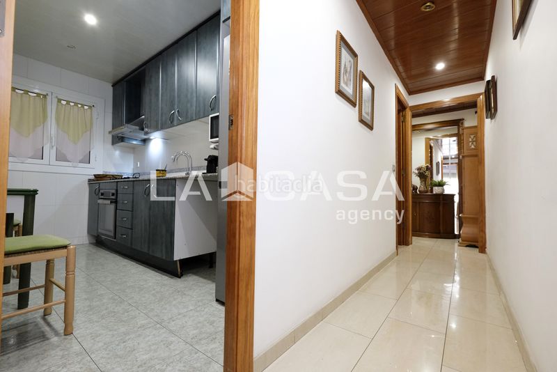 Foto 7e005a77-ff26-4337-b687-a4e29ae1212e. Pis a Vilapicina - Torre Llobeta Barcelona