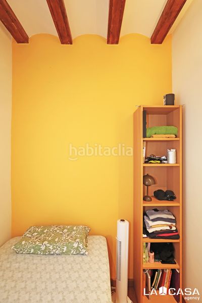 Foto a66a31de-f861-42f1-89d5-86ede2bb103a. Pis a Sant Antoni Barcelona