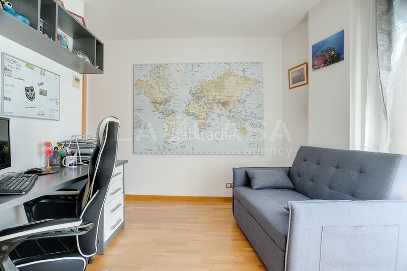 Foto 95dd47bc-2352-4fe9-b8e9-aa22f75549c1. Pis amb aparcament piscina a El Clot Barcelona