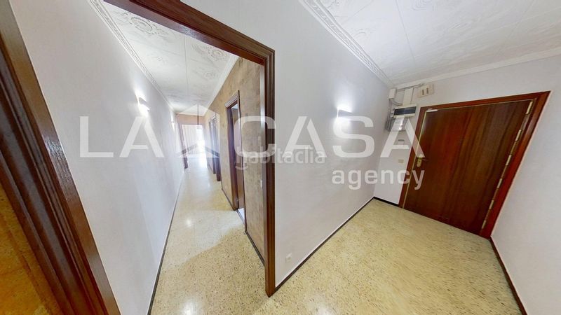 Foto e838cdac-1122-4a05-887d-8bac55f116eb. Pis a El Clot Barcelona