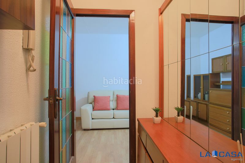 Foto 43f2c9d8-b743-40c8-ba34-d48cb177828d. Pis a Sants-Badal Barcelona