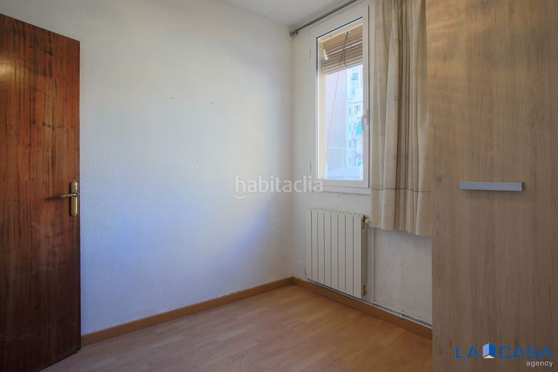 Foto 45d0de47-ed7a-4f61-85bc-adf7a25abef5. Pis a Sants-Badal Barcelona