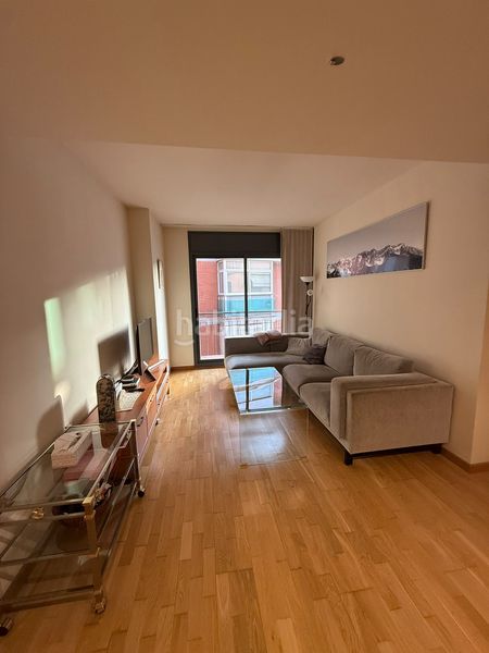 Foto 03559349-dcc1-42a0-a03f-d62416e70452. Pis amb aparcament a Sants-Badal Barcelona