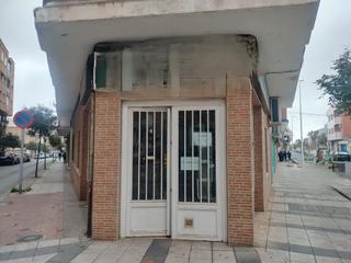 Lloguer Local Comercial a Centro. Se alquila local comercial en puertollano  ideal para tienda u o