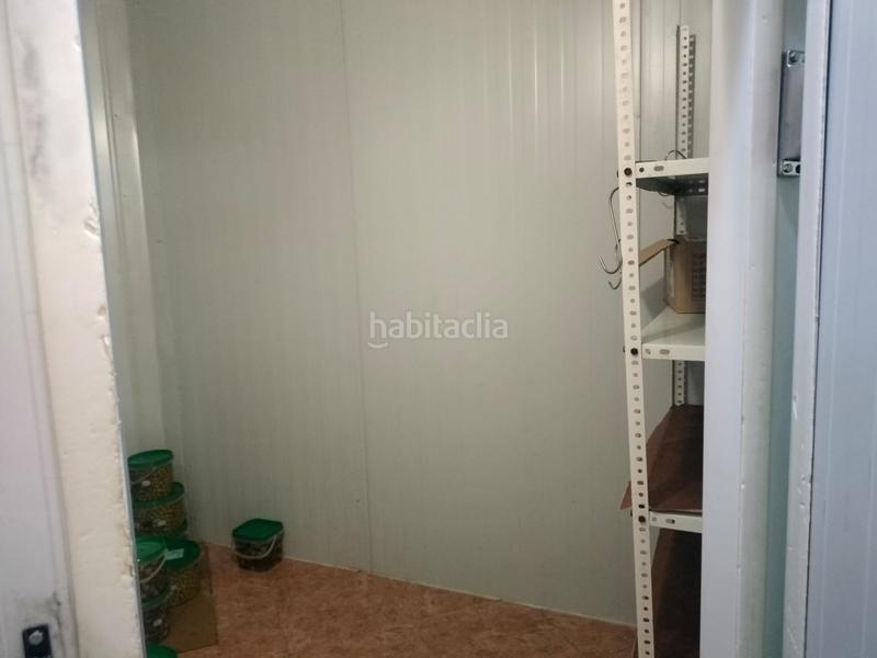 Foto 2cb1df58-0f03-4737-92c7-18e47a95818e. Alquiler local comercial se alquila local comercial ideal para tienda u otro negocio en Puertollano