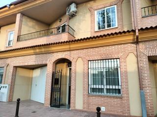 Casa adossada a Almodóvar del Campo. Bonito adosado en almodóvar del campo  listo para entrar a vivir