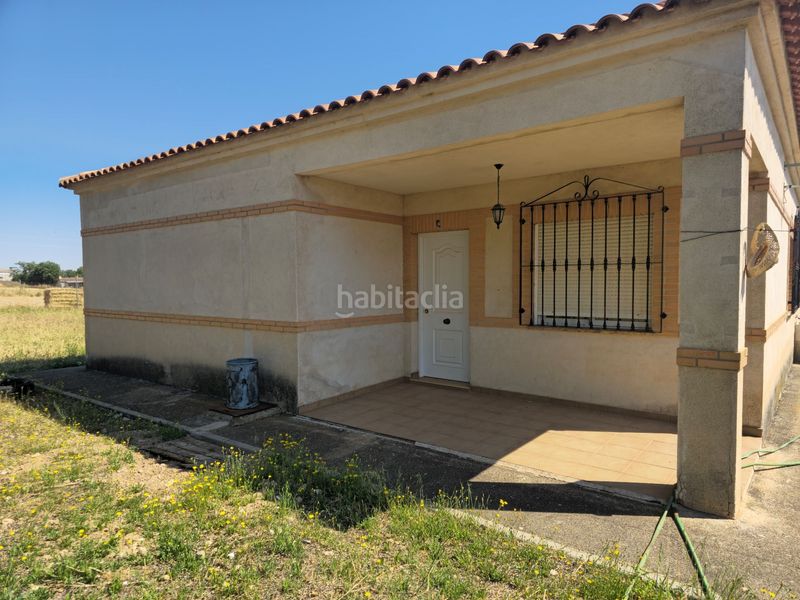 Foto c75bb434-8e49-4d66-83cb-ee25be2d5b22. Casa amb aparcament a Calzada de Calatrava