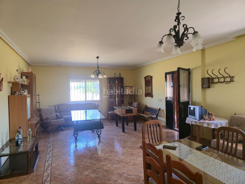 Foto ddb8021d-6aa2-40e8-ac21-3bd2f58652cf. Casa amb aparcament a Calzada de Calatrava