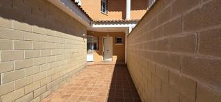 Reihenhaus in PAU 2-600. Casa adosada de v.p.o en venta  puertollano