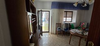 Casa in Argamasilla de Calatrava. Se vende casa con gran potencial