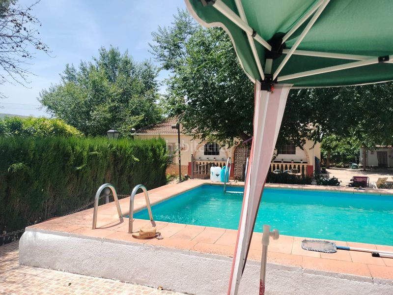 Foto 71ee65ea-f408-4189-8127-21bcd4b48e0c. Casa amb piscina a PAU 2-600 Puertollano