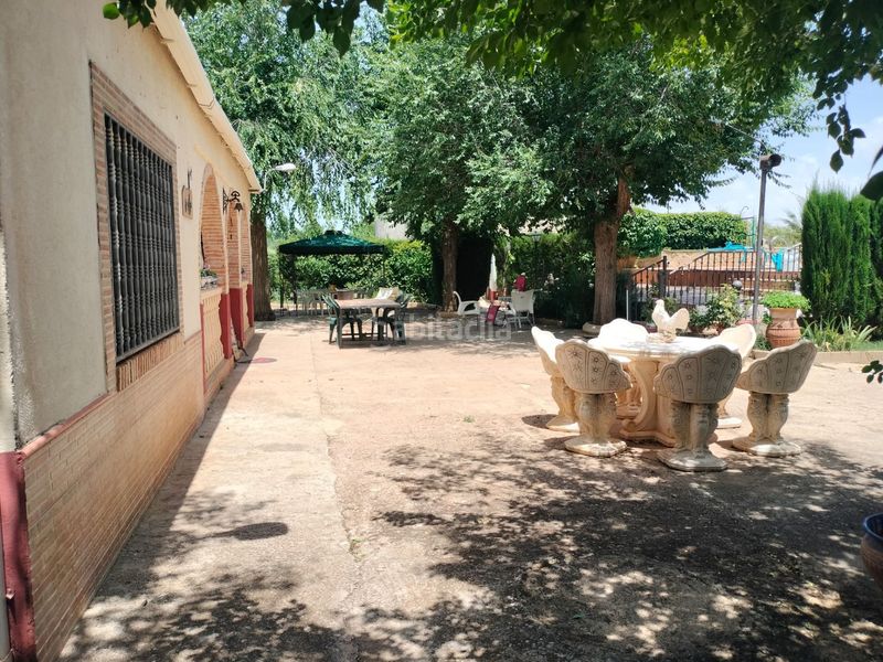 Foto e53e2501-abad-4c2e-a9b5-f2c7c68bddcb. Casa amb piscina a PAU 2-600 Puertollano