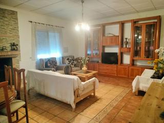 Casa a Almodóvar del Campo. Encantador chalet con amplia parcela cerca de puertollano y almo