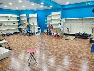 Local Comercial a Centro. Se vende local comercial