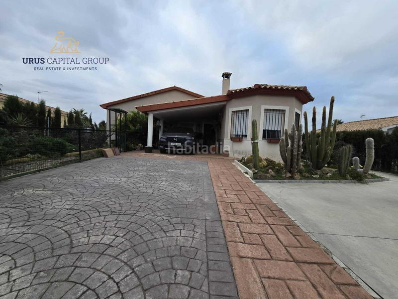 Foto 2d4d857d-0a87-4e86-8af6-38f06e91e85b. Chalet exclusiva casa independiente con jardín, piscina y huerto en la carlota, córdoba en Carlota (La)