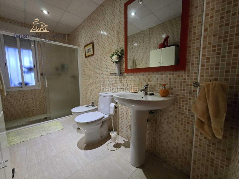 Foto 8a54cc92-0bd7-4105-8381-7e4e4d330046. Chalet exclusiva casa independiente con jardín, piscina y huerto en la carlota, córdoba en Carlota (La)