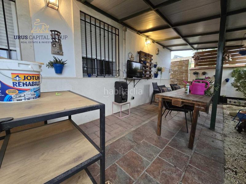 Foto e6f737bf-b438-4518-81b7-540481a9d9b8. Chalet exclusiva casa independiente con jardín, piscina y huerto en la carlota, córdoba en Carlota (La)