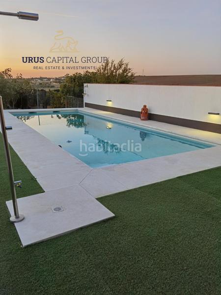 Foto eb2b6dad-ba9c-4fbf-a887-7ec79d3475b1. Chalet exclusiva casa independiente con jardín, piscina y huerto en la carlota, córdoba en Carlota (La)