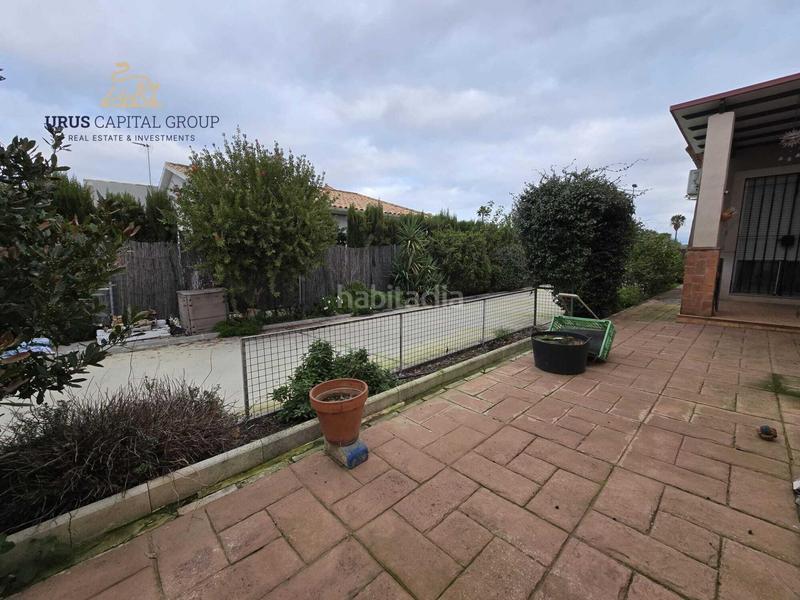 Foto f96c15ab-ed5d-42ca-8738-e269545bd522. Chalet exclusiva casa independiente con jardín, piscina y huerto en la carlota, córdoba en Carlota (La)