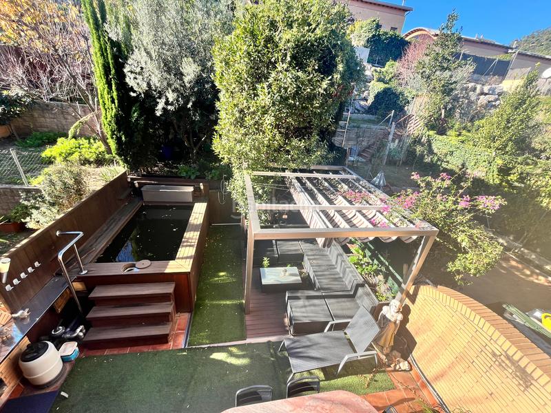 Foto 16d611eb-6189-4ffa-9203-9b816c2a7d31. Affitto casa a schiera con camino riscaldamento parcheggio piscina in Santa Coloma de Cervelló