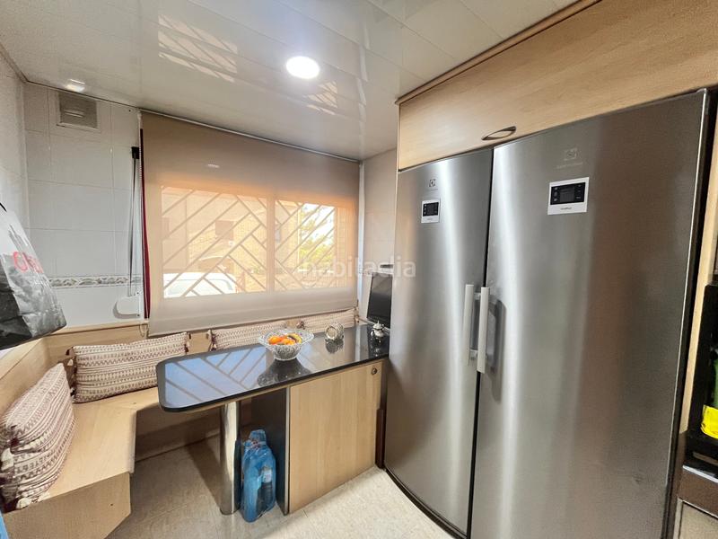 Foto f5a077b0-74b4-4a9d-8d44-a7a8d5754884. Affitto casa a schiera con camino riscaldamento parcheggio piscina in Santa Coloma de Cervelló