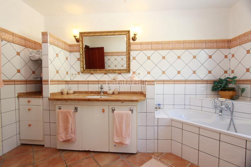 Foto dcbd88de-3523-4f6e-8fd3-3d5dc4ce1bf1. Chalet avec chauffage parking piscine dans Carrió - La Merced - Los Pinos Calp