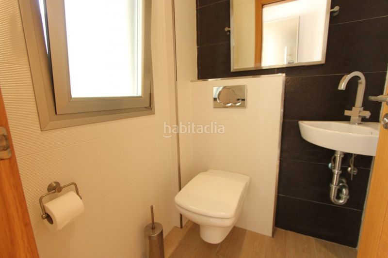 Foto a843cb00-8e24-4b58-b970-cd3b237949b5. Chalet en La Fustera Benissa