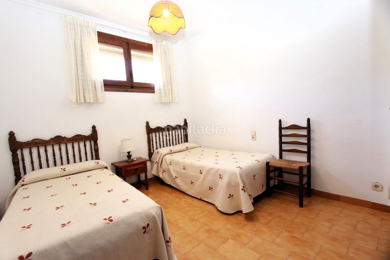 Foto 42c041a6-b0a1-47cc-8ffe-925f7f4cf7ff. Chalet en La Fustera Benissa