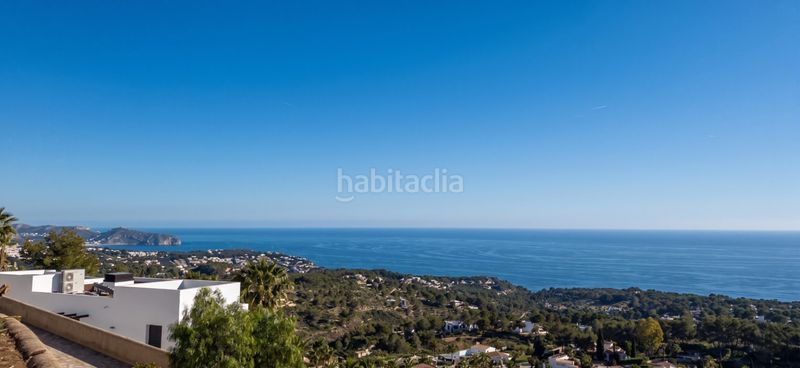 Foto c00f3442-ecc7-4f94-8d96-081590452684. Xalet amb calefacció aparcament piscina a La Fustera Benissa