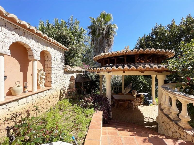 Foto f5b33e03-8167-49dc-b247-41fe8fbe3995. Xalet amb calefacció aparcament piscina a Cala Advocat-Baladrar Benissa