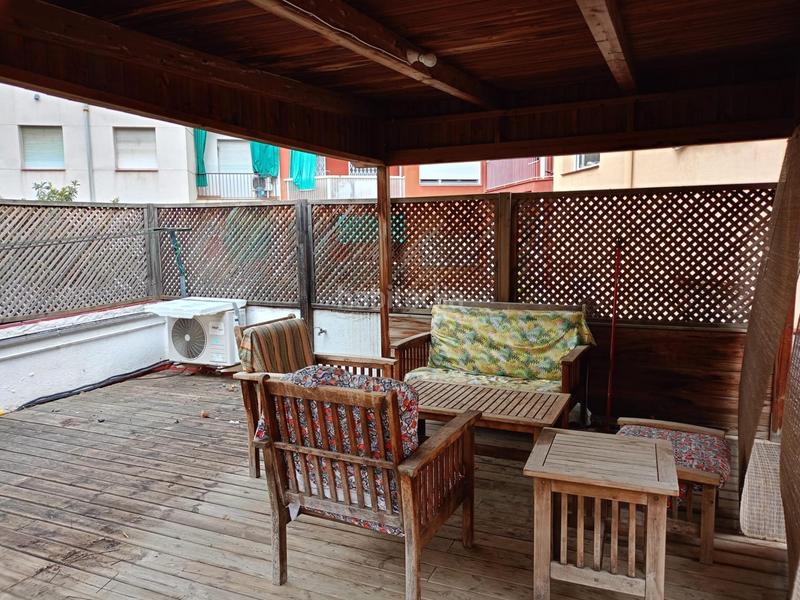 Foto efde4684-3a3b-4784-bcda-d901c61957cf. Planta baixa amb calefacció a Guinardó Barcelona