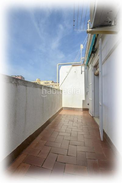 Foto a6b6228e-9ba9-46c6-9290-a732bc6fa817. Ático  con terraza y balcón exterior en Les Planes Hospitalet de Llobregat (L´)