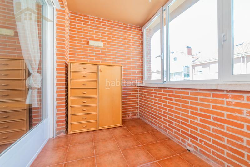 Foto cd225de0-355d-4c27-aa38-b4b14b9de794. Casa bifamiliare con camino riscaldamento parcheggio piscina in Colmenar Viejo