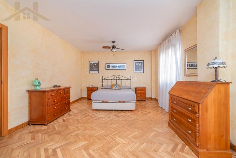 Foto ee9c8d6d-3567-4540-ae19-a816ce5bf575. Casa bifamiliare con camino riscaldamento parcheggio piscina in Colmenar Viejo