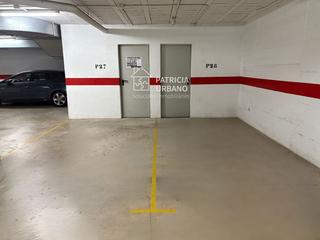 Aparcament cotxe a Mestre coll 18. Dos plazas de parking con dos trasteros