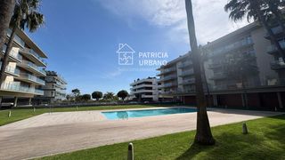 Penthouse in Riu brugent 21. Trastero en venta en 2ª línea de mar, a pie de calle y con doble