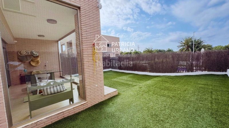 Foto 3cd2bbee-e649-4a83-bf60-f8cbf8e059bf. Casa adossada amb calefacció aparcament piscina a Cambrils