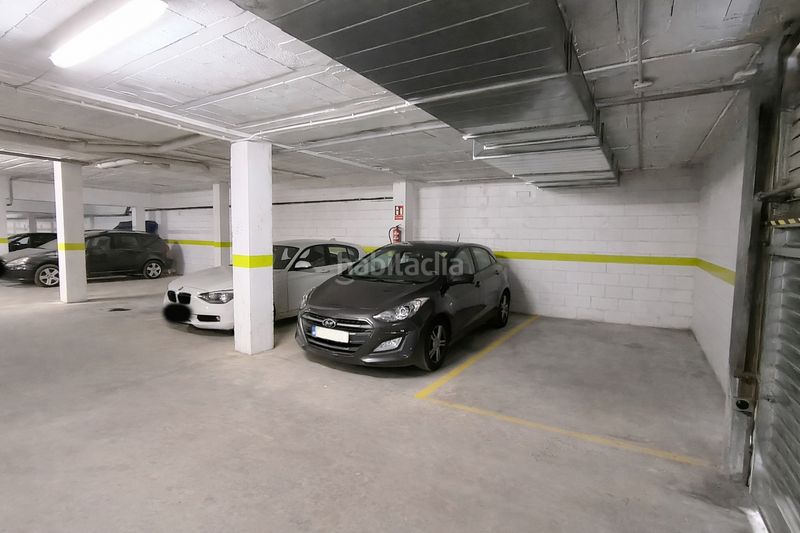 Foto a0e6a9f4-adf2-452a-9500-a0336cd1359c. Aparcament cotxe a Palau-saverdera