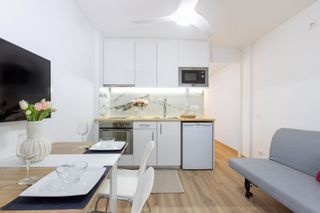 Apartamento en Salatar. Estudio reformado a 50 metros de la playa con vista lateral al m