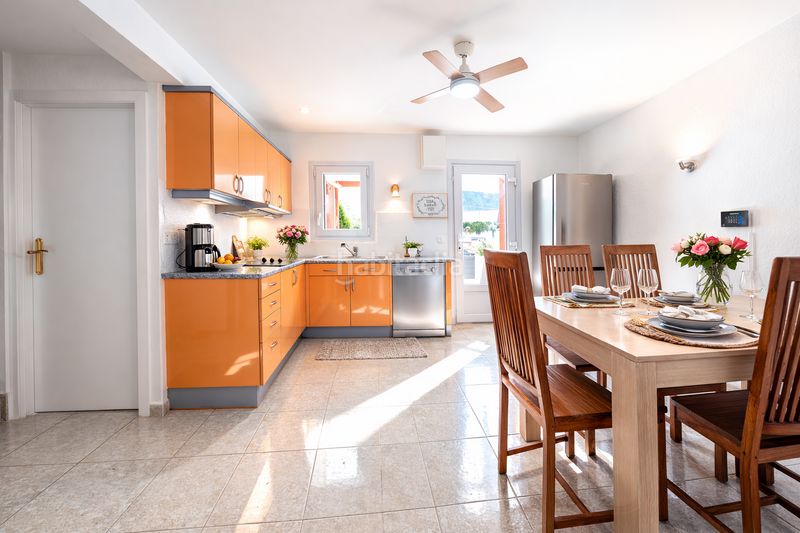 Foto e4bd5c34-0008-496d-9199-58b995af99f1. Casa adossada amb calefacció a Nord Roses