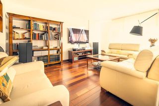Flat in Castillejos-Cuzco. En madrid